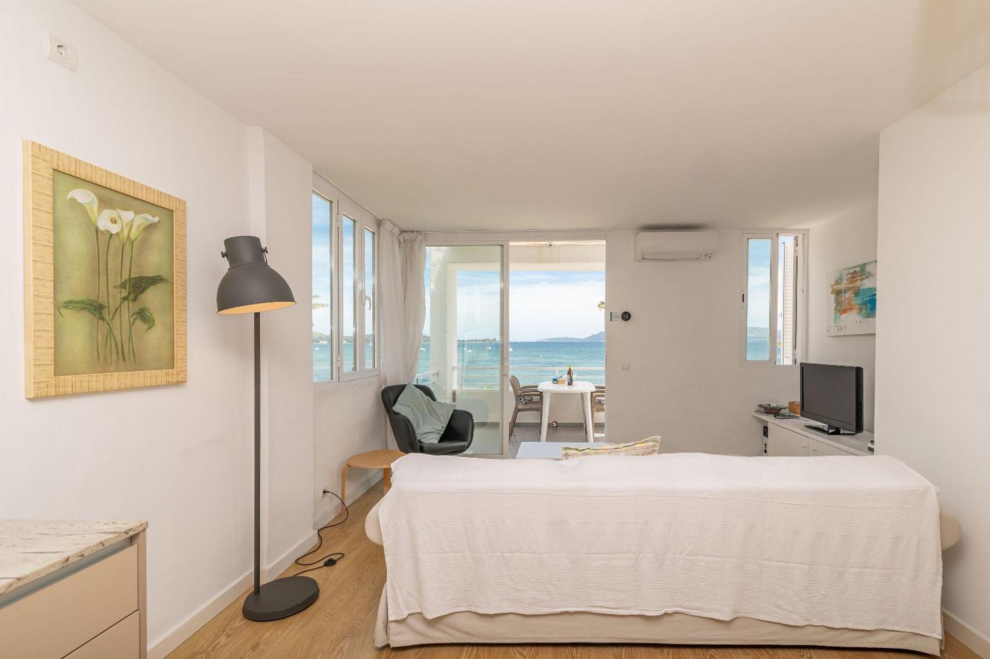 Beachfront Apartment Sivella By Sealand Villas Port de Pollença Exterior foto